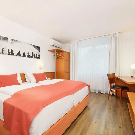 Center, Affiliated By Melia 4*
