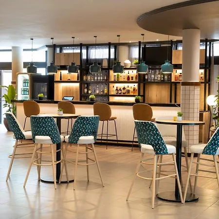 Отель Center Affiliated By Melia 4*