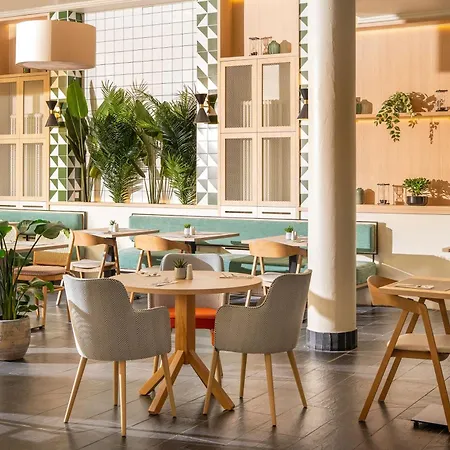 Center, Affiliated By Melia Hotel 4*
