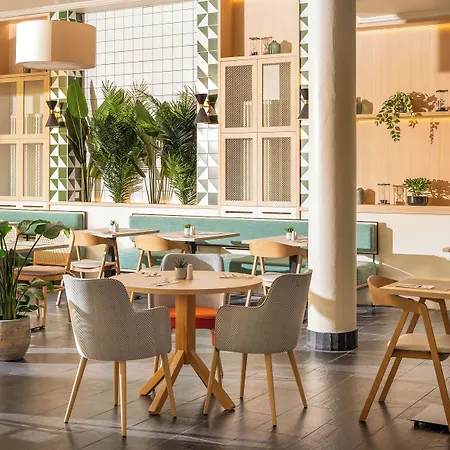 Center, Affiliated By Melia Hotel 4*