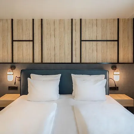 Center Affiliated By Meliá Hotel 4*