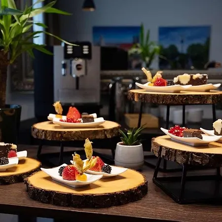 Center Affiliated By Meliá Hotel 4*