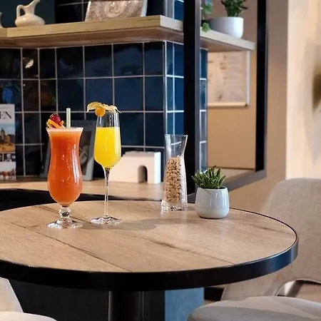 Hotel Center Affiliated By Meliá 4*