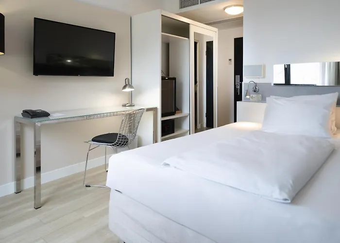 Hotel Center Affiliated By Meliá 4*